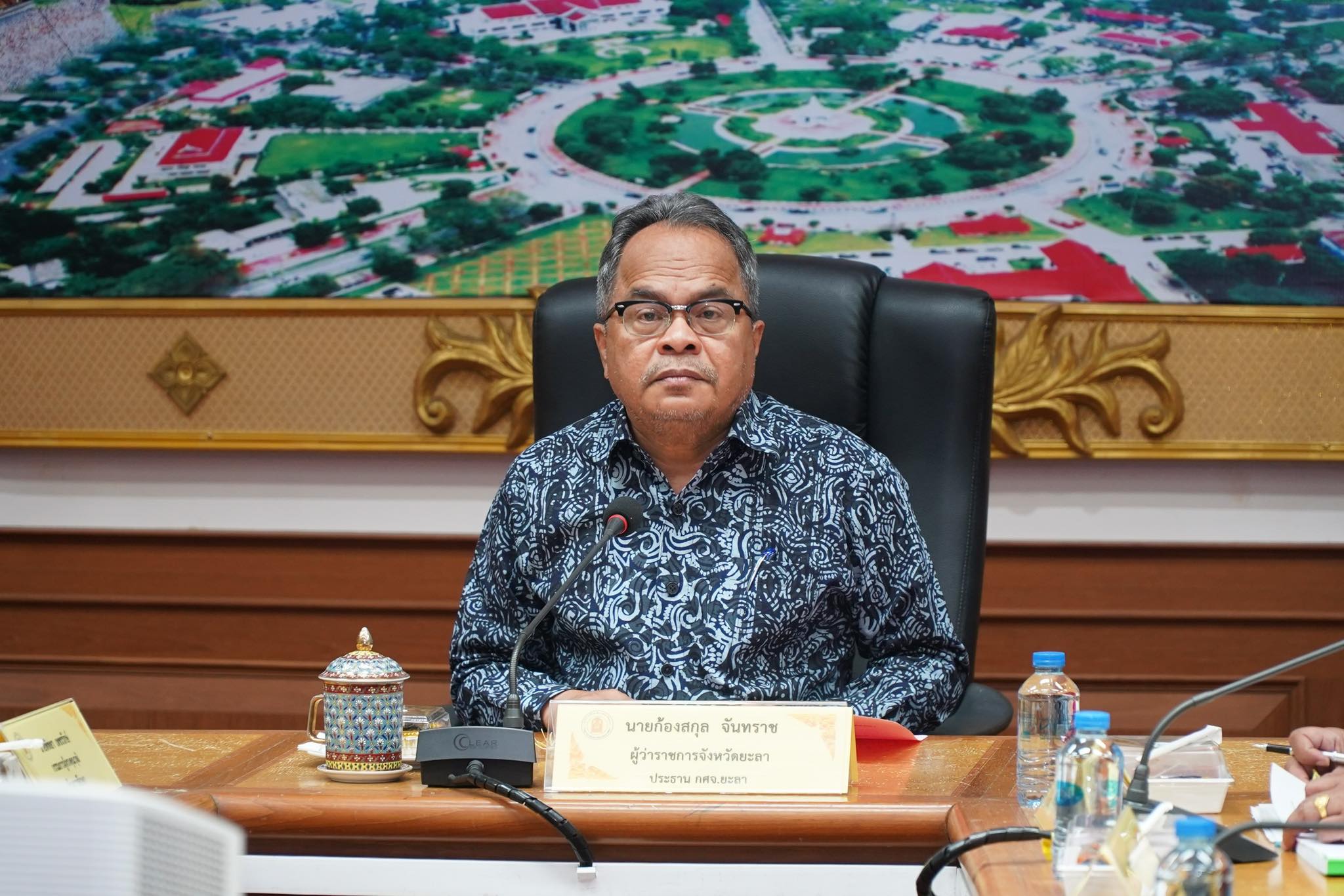 ผู้ว่ายะลา ประชุมคณะกรรมการศึกษาธิการจังหวัดยะลา เร่งรัดจัดระบบสถานศึกษาปอเนาะ และโรงเรียนตาดีกา จดทะเบียนเข้าสู่ระบบเพื่อสวัสดิการและสิทธิประโยชน์พึงได้รับ