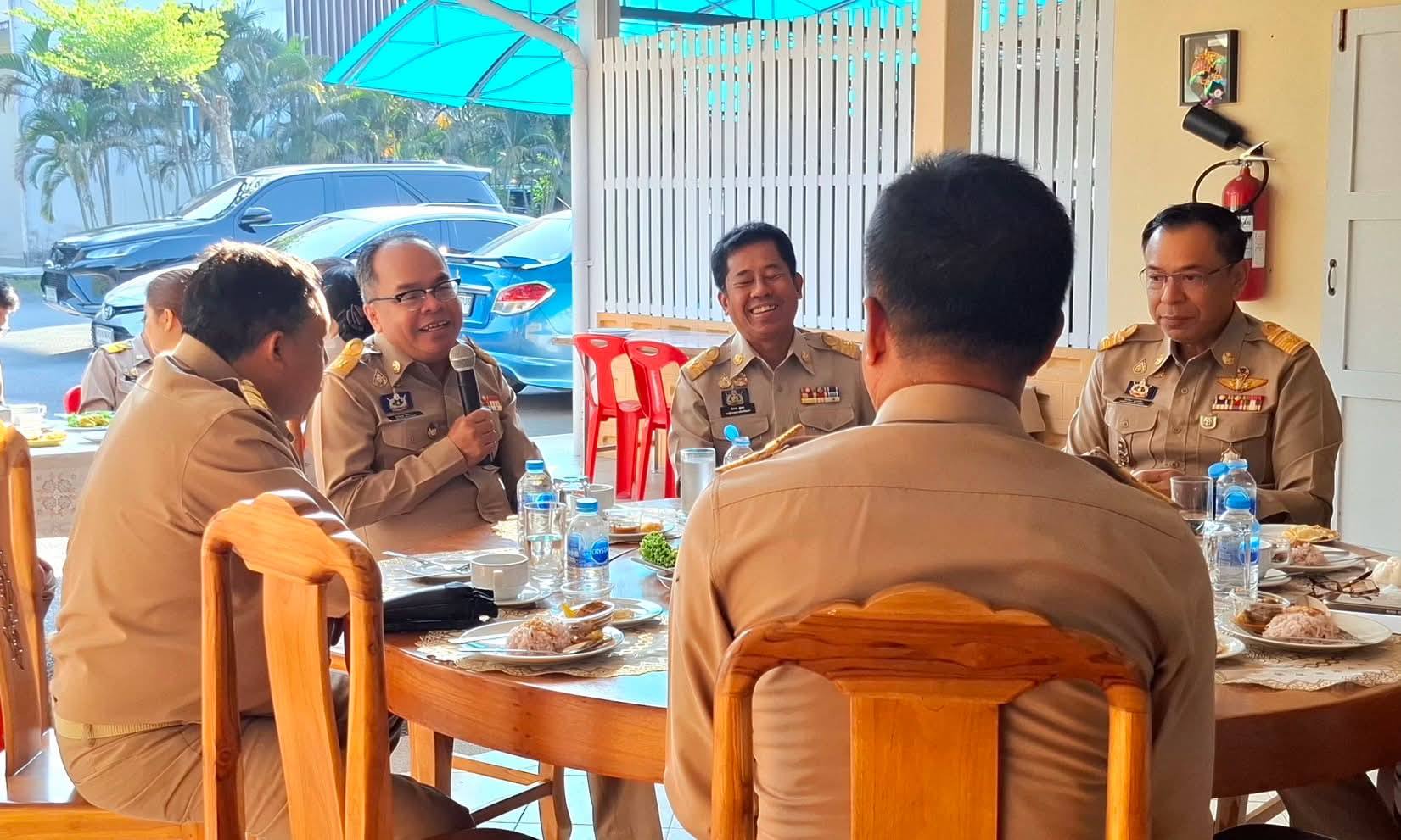 กิจกรรม “กาแฟยามเช้า” และร่วมประชุมนายอำเภอ หัวหน้าส่วนราชการ สังกัดกระทรวงมหาดไทย ประจำเดือนเมษายน 2569
