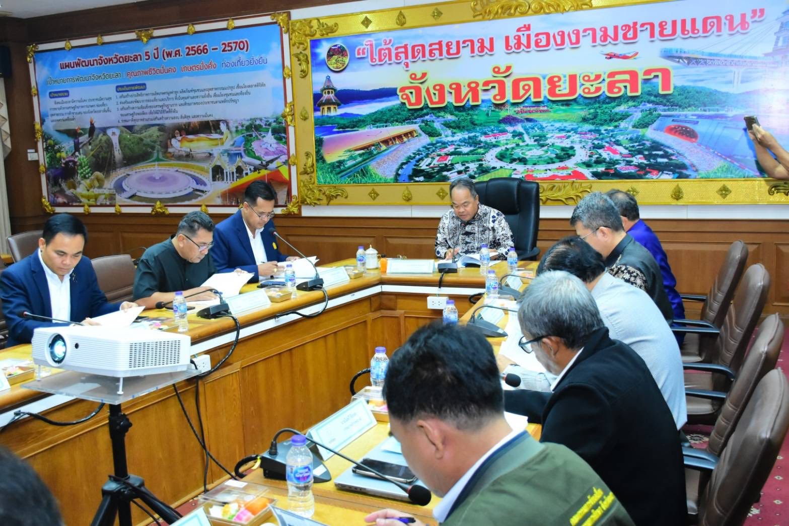 ยะลา ประชุมคณะกรรมการขับเคลื่อนพื้นที่นวัตกรรมฯ ขยายเวลา พ.ร.บ. อีก 7 ปี พร้อมรับรอง 9 สถานศึกษานำร่องใหม่
