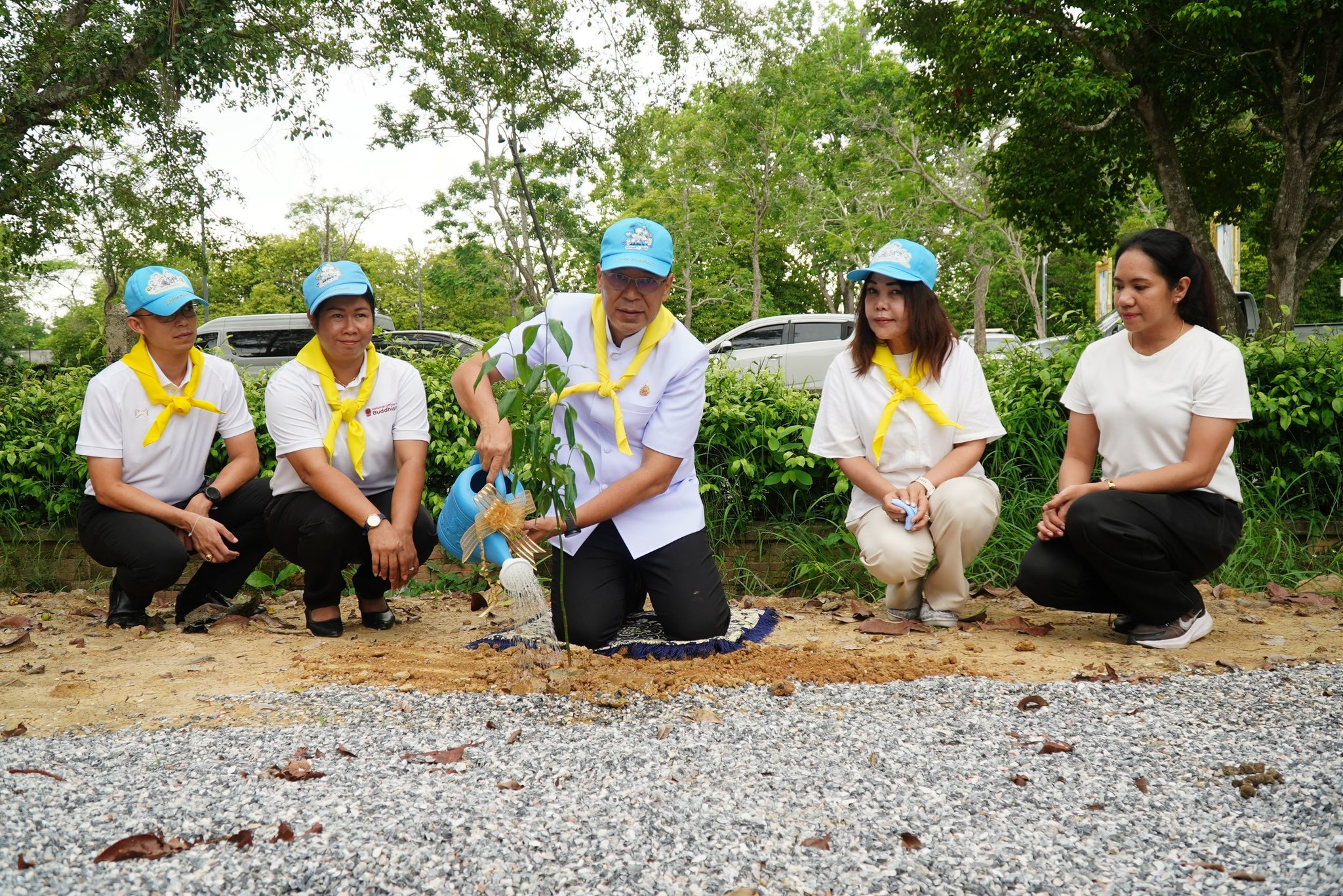 จังหวัดยะลา จัดพิธีเจริญพระพุทธมนต์ และเจริญจิตตภาวนา (ออนไลน์) และจัดกิจกรรม "รวมพลังสร้างสัปปายะสู่วัดด้วยวิถี 5ส" (Big Cleaning Day) เฉลิมพระเกียรติเนื่องในวันเฉลิมพระชนมพรรษา สมเด็จพระนางเจ้าฯ พระบรมราชินี ณ วัดคูหาภิมุข